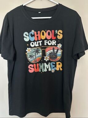 Women’s ' "School's Out for Summer" Graphic Tee - Black